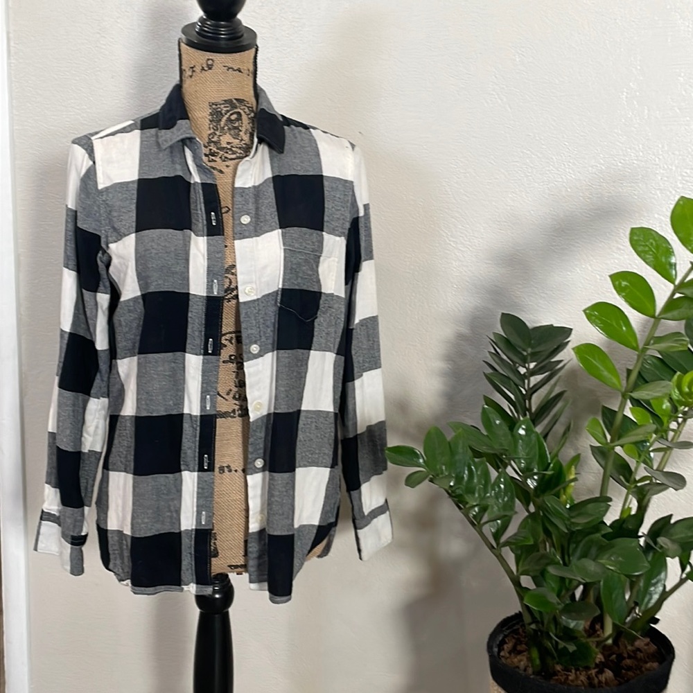 Old Navy Black & White Plaid Top